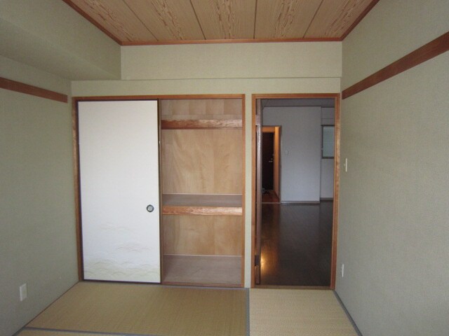 物件内観写真11　(収納)