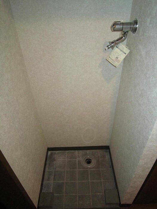 物件内観写真13　(洗濯機置場)