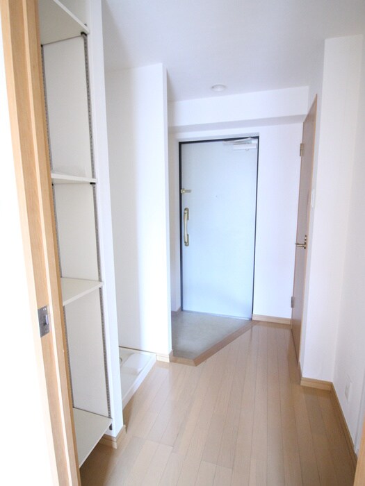 物件内観写真15　(玄関)