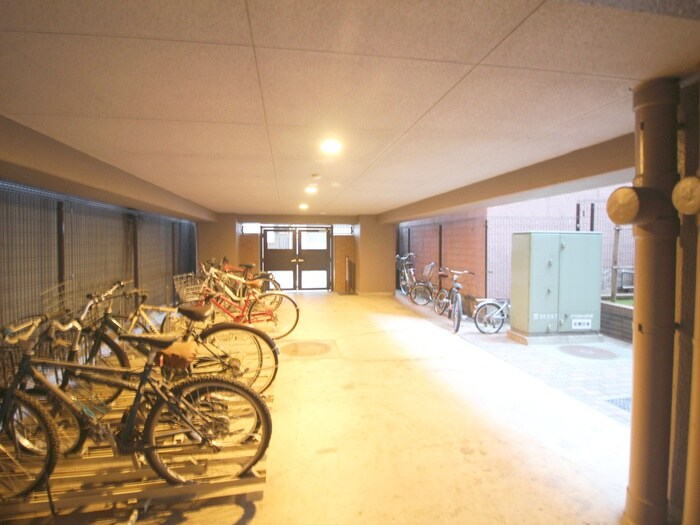 物件外観写真6　(駐輪場)