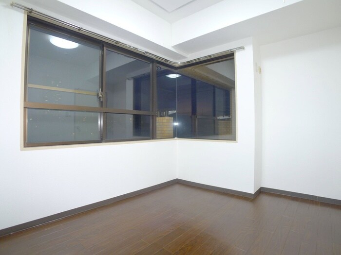 サリシャン市川の居室