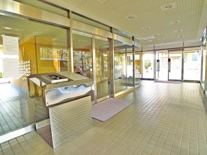 サリシャン市川のエントランス部分