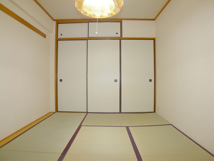 サリシャン市川の居室