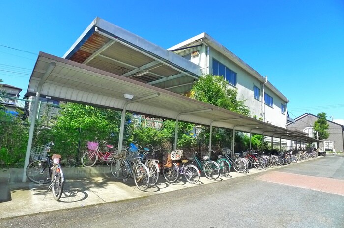 物件外観写真4　(駐輪場)