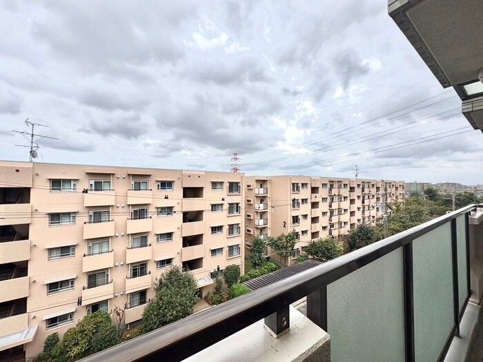 物件内観写真18　(室内からの展望)