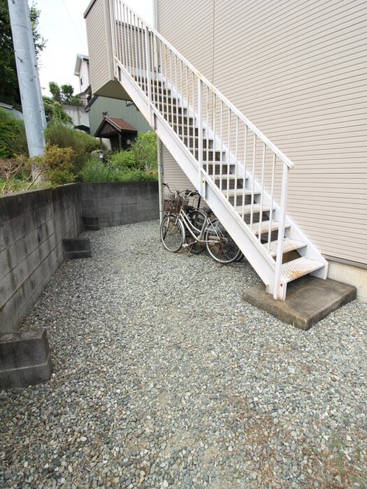 物件外観写真4　(エントランス部分)