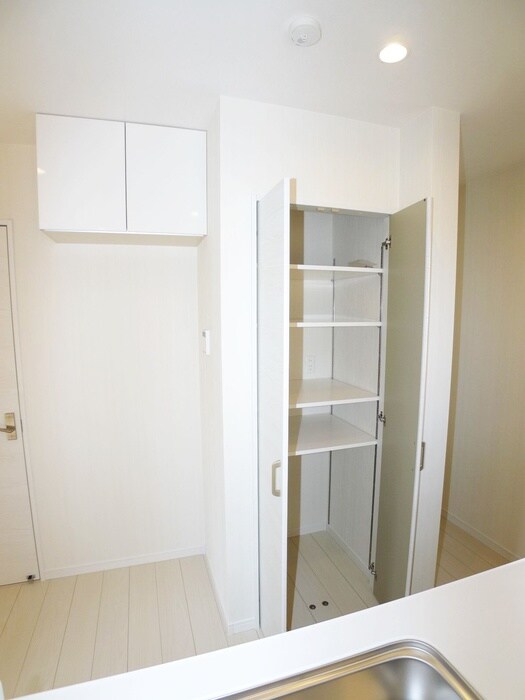 物件内観写真16　(収納)