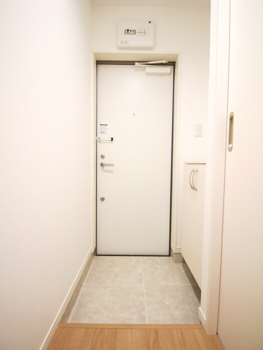 物件内観写真18　(玄関)