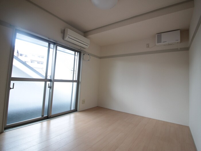 物件内観写真4　(居室)