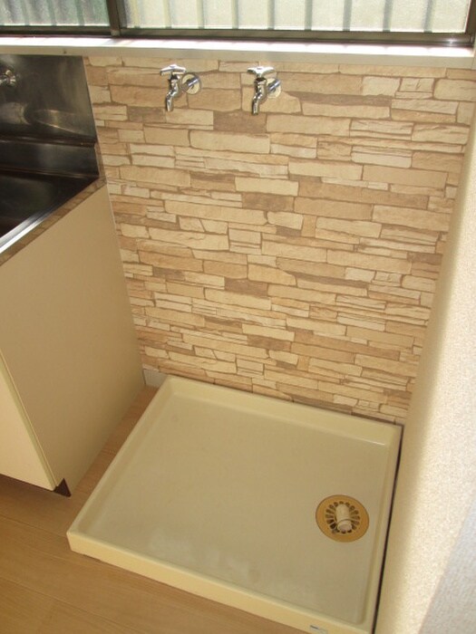 物件内観写真11　(洗濯機置場)