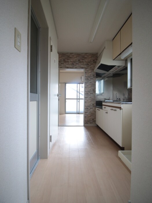 物件内観写真18　(廊下)