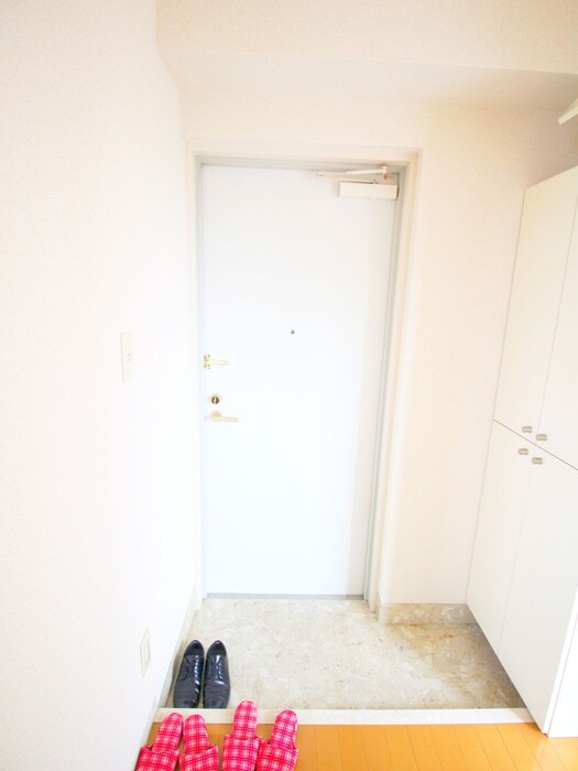 物件内観写真10　(玄関)