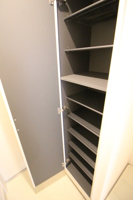 物件内観写真8　(靴箱)