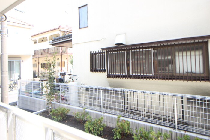 物件内観写真16　(室内からの展望)