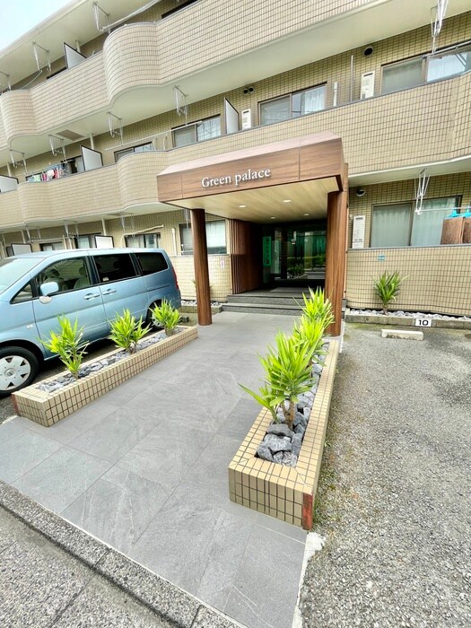 物件外観写真4　(エントランス部分)