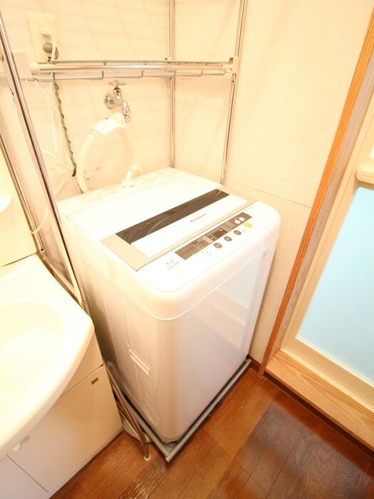 物件内観写真17　(洗濯機置場)