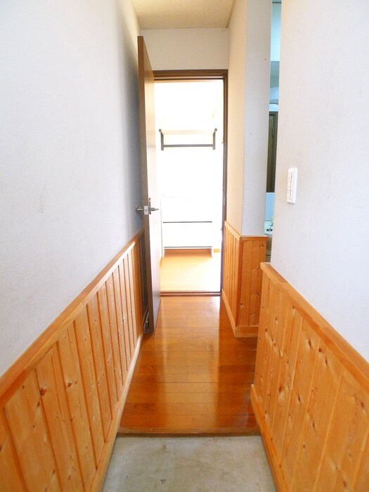 物件内観写真19　(廊下)