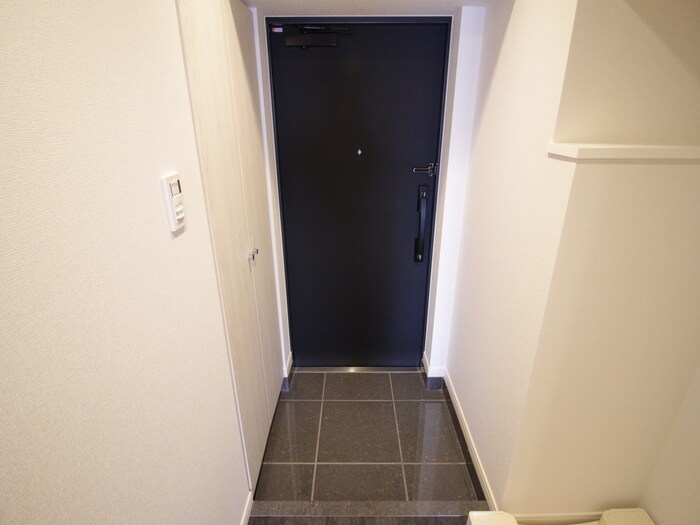 物件内観写真17　(玄関)
