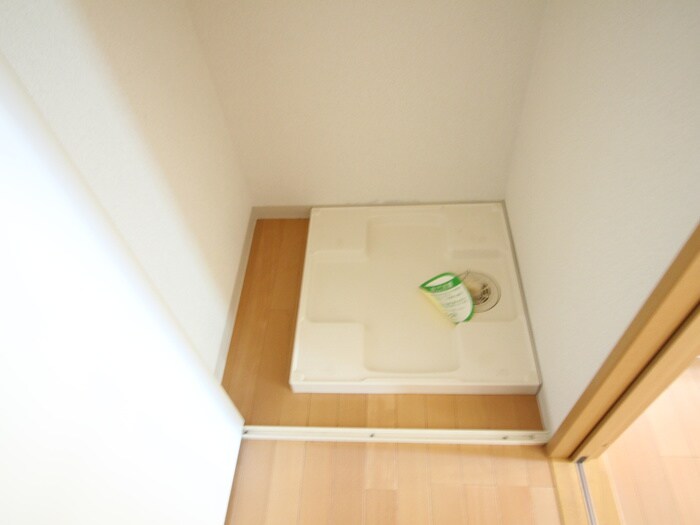 物件内観写真14　(洗濯機置場)