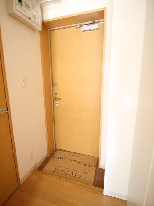 物件内観写真15　(玄関)