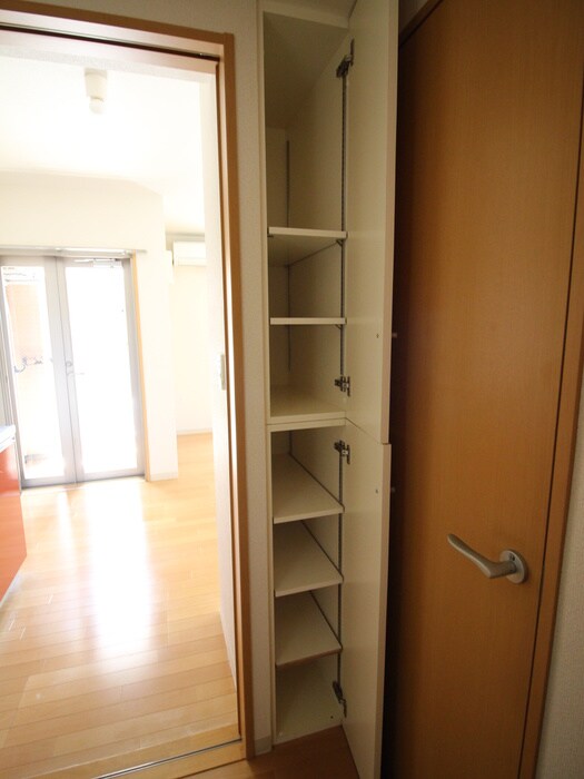 物件内観写真16　(収納)