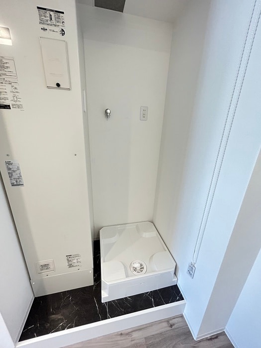 物件内観写真15　(洗濯機置場)