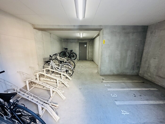 物件外観写真6　(駐輪場)