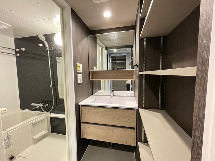 物件内観写真12　(洗面)