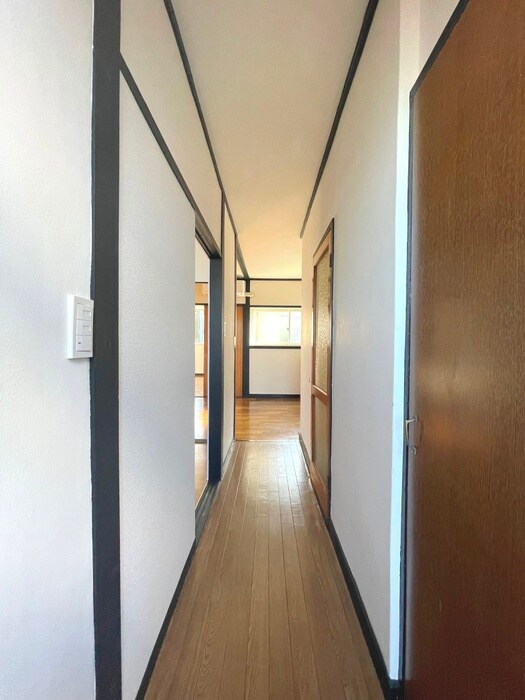 物件内観写真14　(廊下)