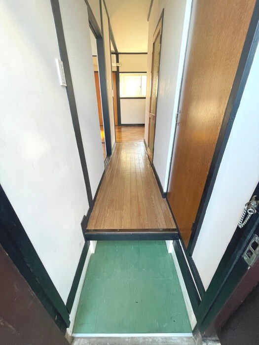 物件内観写真16　(玄関)