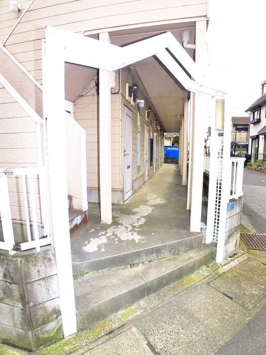 物件外観写真4　(エントランス部分)