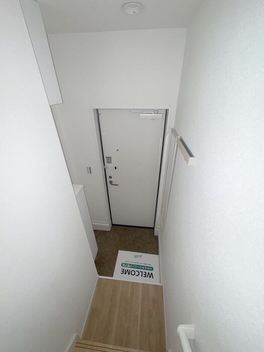 物件内観写真16　(玄関)
