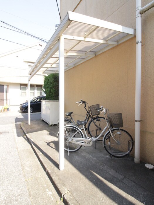 物件外観写真4　(駐輪場)