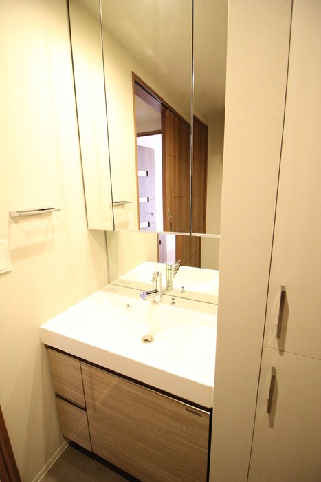 物件内観写真9　(洗面)