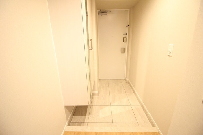 物件内観写真16　(玄関)