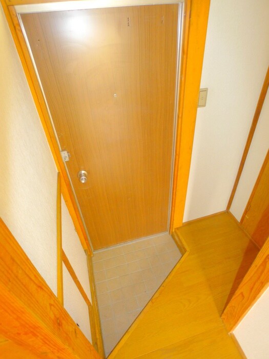 物件内観写真16　(玄関)
