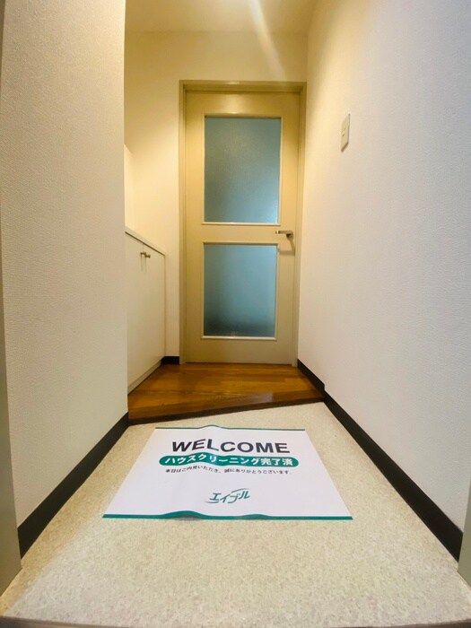 物件内観写真12　(玄関)