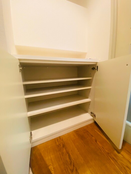 物件内観写真13　(靴箱)