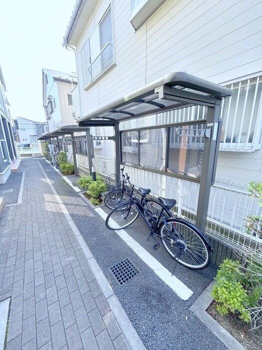 物件外観写真6　(駐輪場)