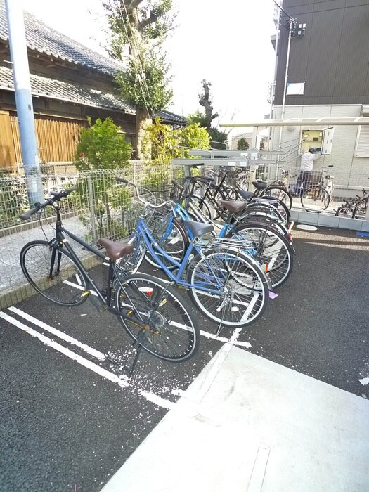 物件外観写真2　(駐車場)