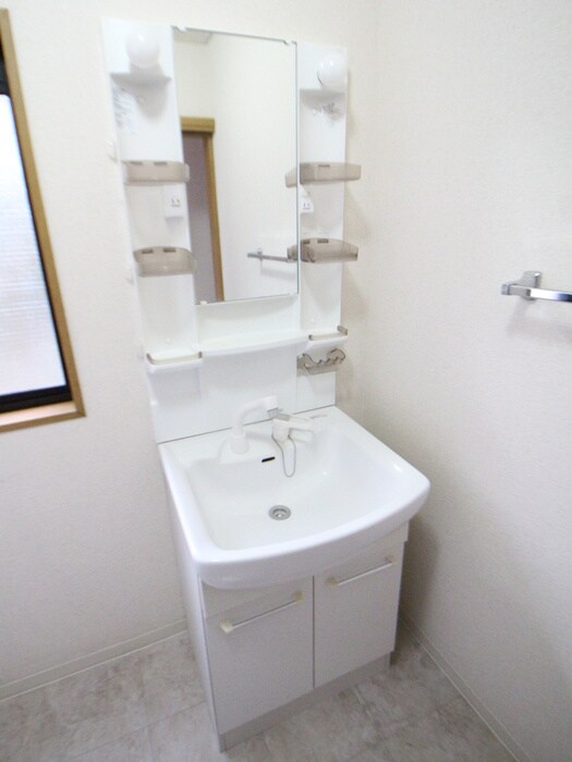 物件内観写真11　(洗面)