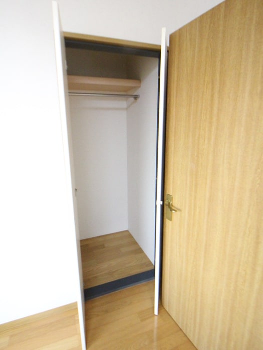 物件内観写真12　(収納)