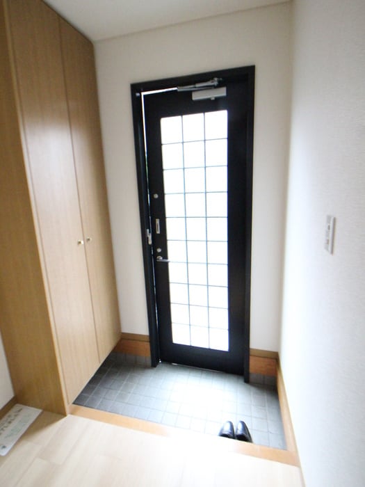物件内観写真13　(玄関)