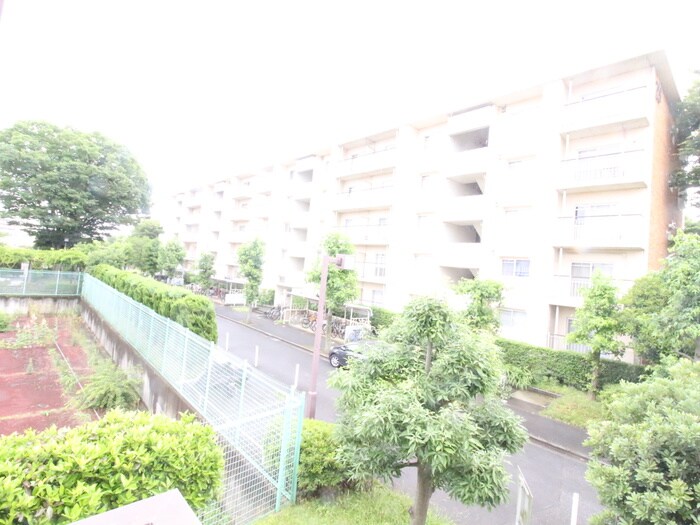 物件内観写真11　(室内からの展望)