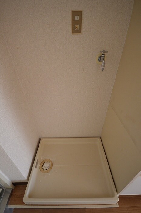 物件内観写真15　(洗濯機置場)