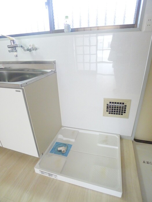 物件内観写真17　(洗濯機置場)