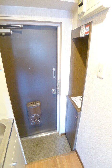 物件内観写真18　(玄関)