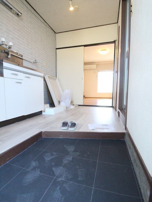 物件内観写真14　(玄関)
