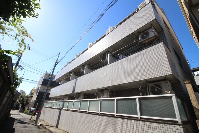 物件外観写真1　(エントランス部分)