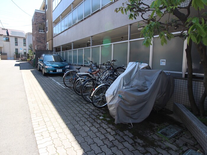 物件外観写真6　(駐輪場)